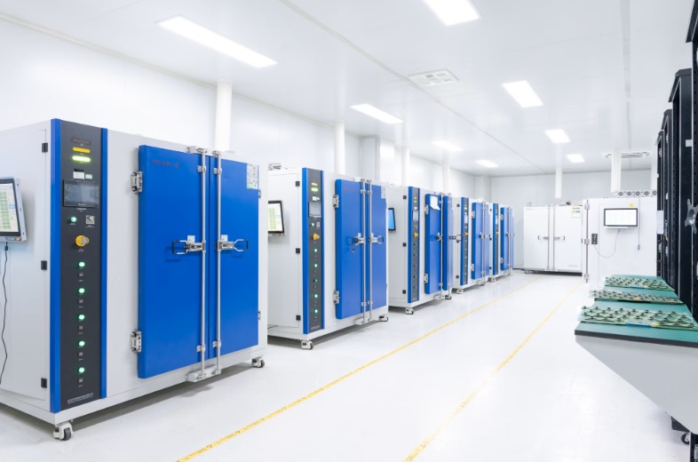 efisiensi energi data center genset hybrid