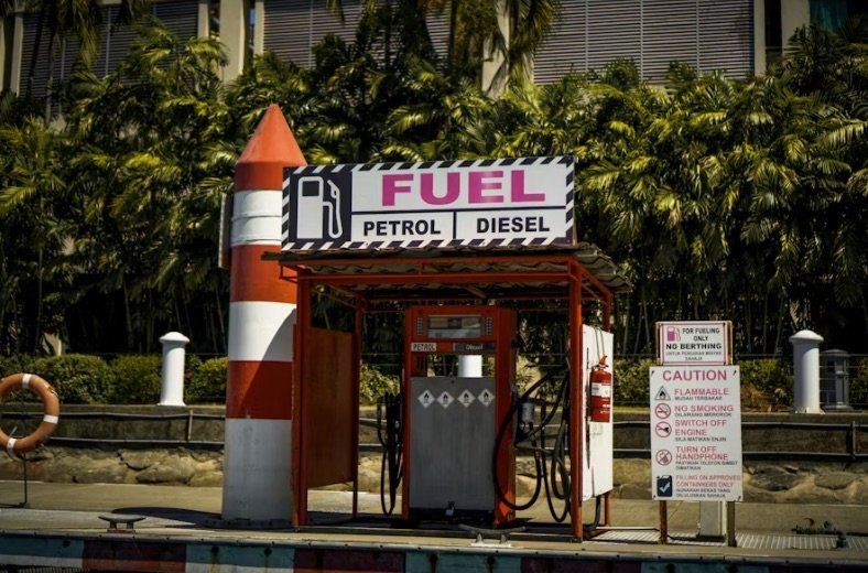 Genset Diesel Perlu Berapa Liter Solar per Jam